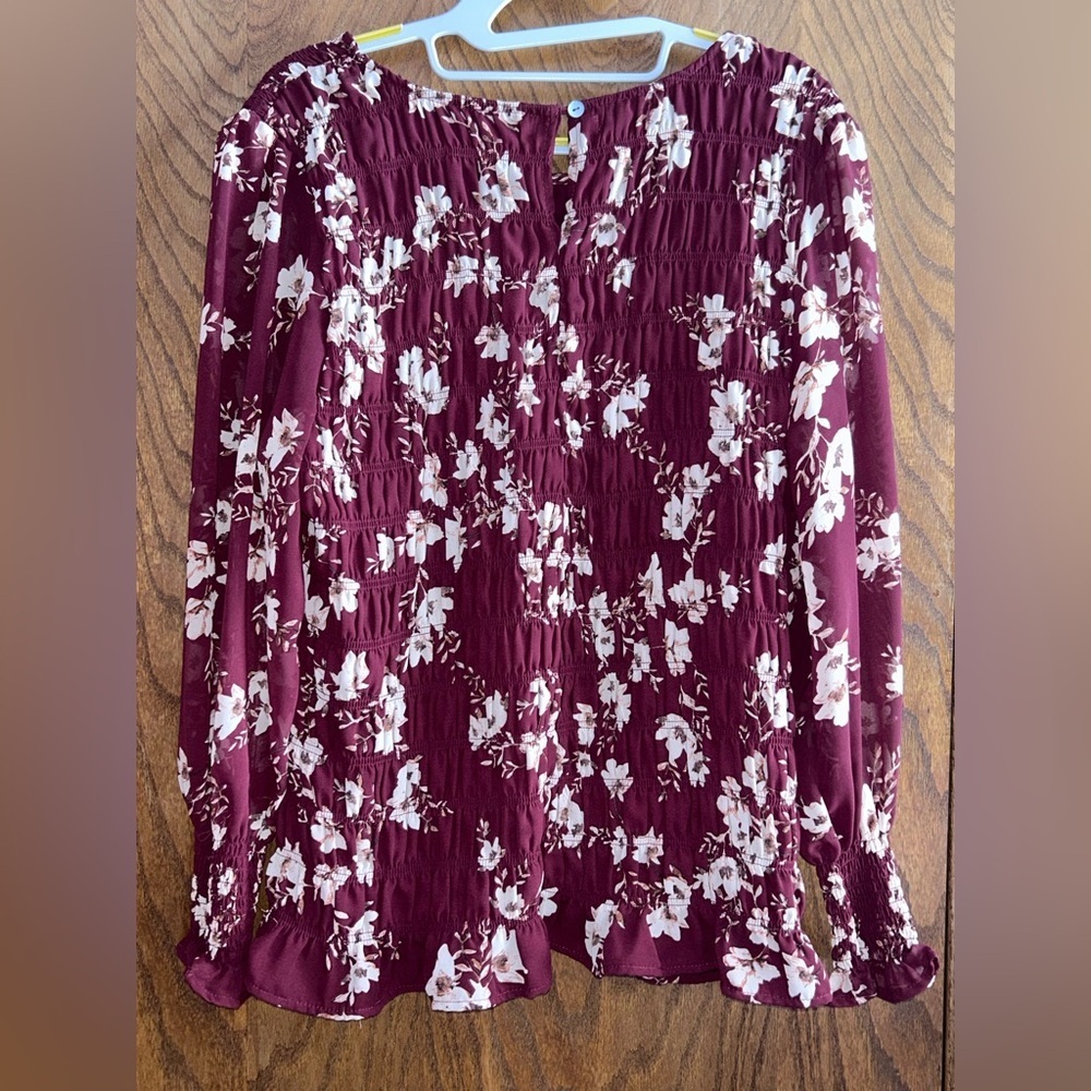Maurices 1X Floral Smocked Long Sleeved top - Picture 4 of 5